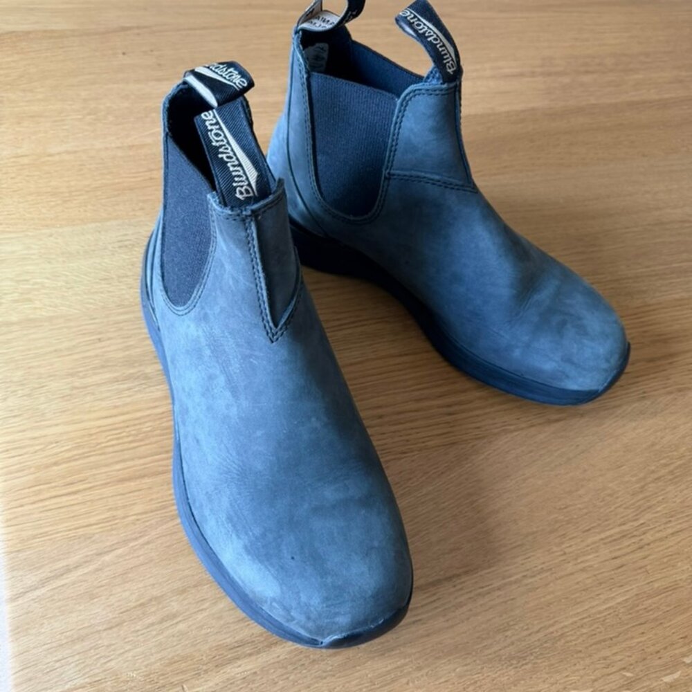 Blundstone Classic Chelsea Boots #587 – Rustic Black Leather size 10 (7 UK)